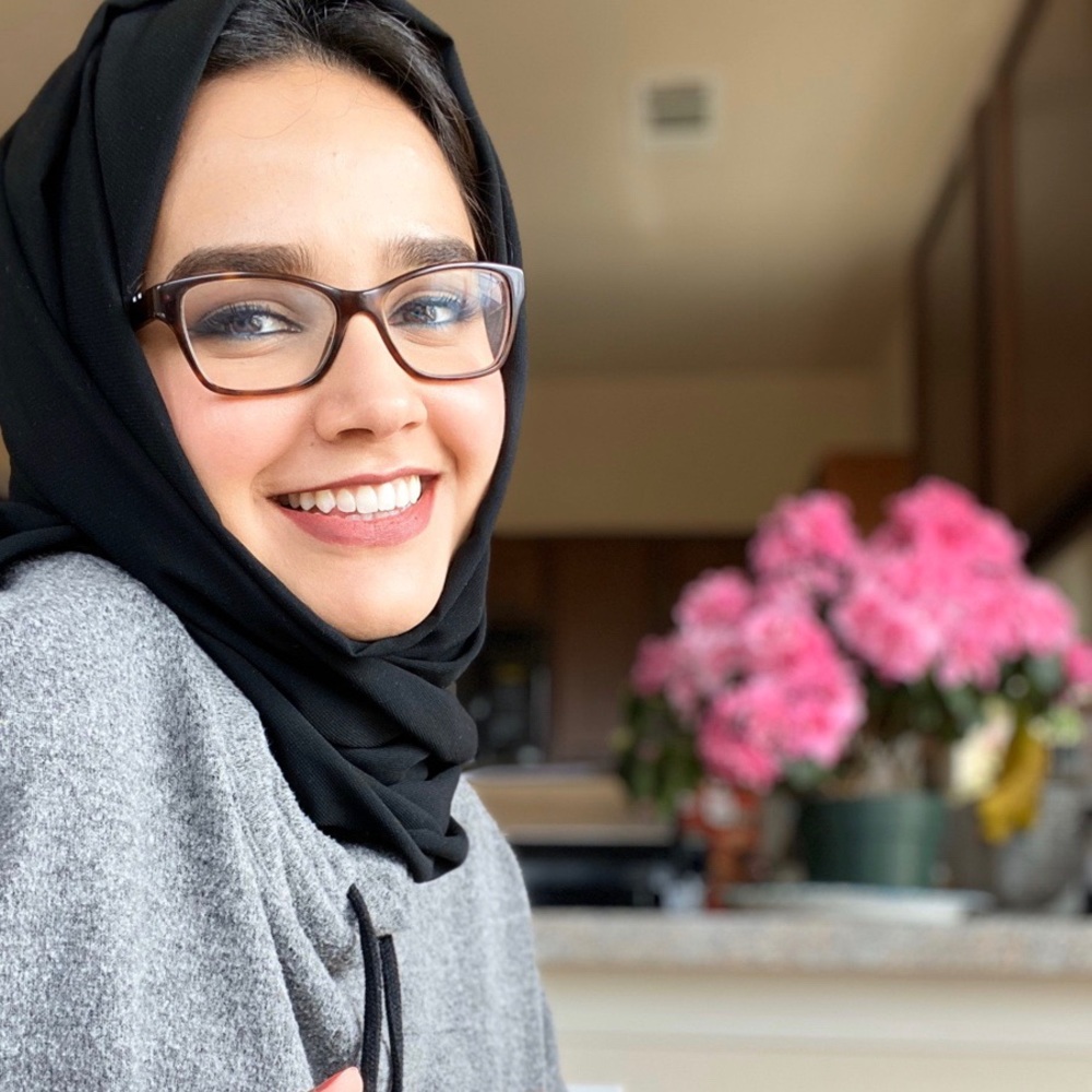 Meet your Posher, Fatima